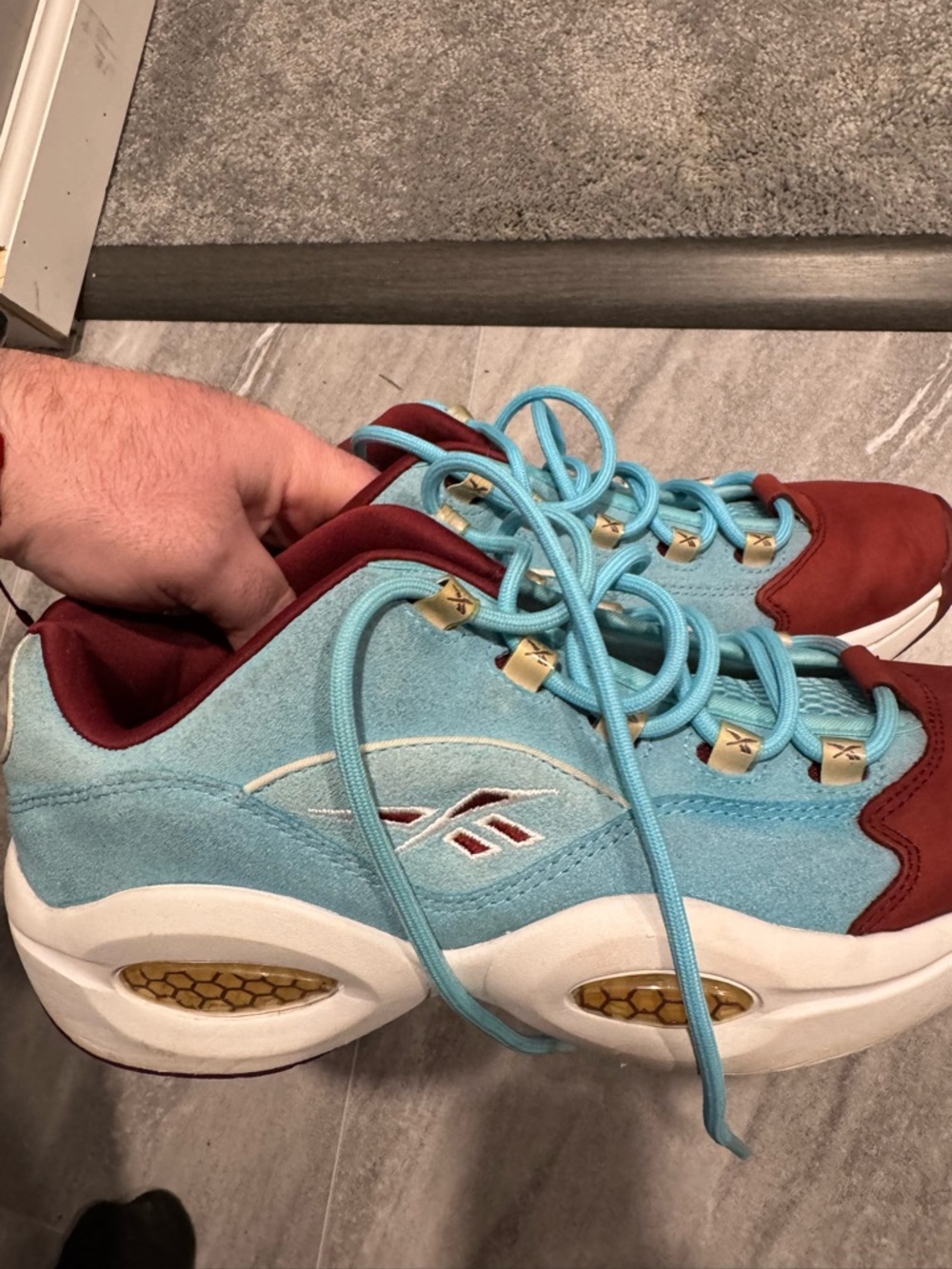 Reebok question low mid Phillies size 11 - Picture 7 of 11